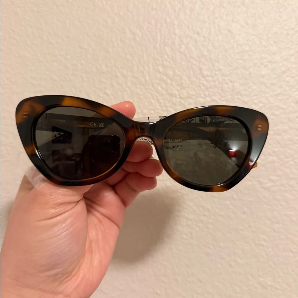 Moschino Brown Cat-Eye Sunglasses with Black Case